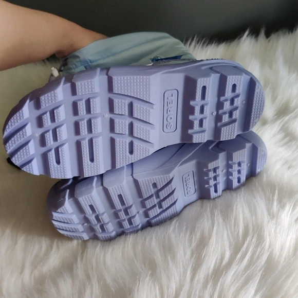 *NIB* Sorel Frozen 2 Flurry Snow Boot - Picture 7 of 10